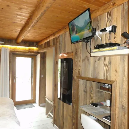 Chambres D'hotes La Bessonnerie 3*