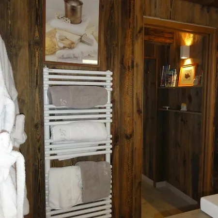 Chambres D'hotes La Bessonnerie 3*