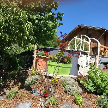 Chambres D'hotes La Bessonnerie Bed & Breakfast 3*